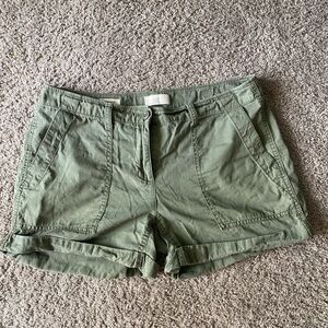 LOFT Green Cargo Shorts Relaxed Fit